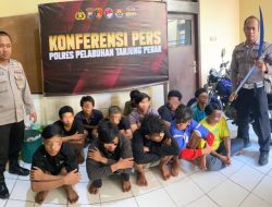Polsek Kenjeran Gagalkan Tawuran Remaja di Surabaya, 12 Diamankan dan 4 Sajam Disita