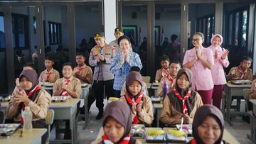 SMP Kemala Bhayangkari Karanganyar: Sekolah Ber-AC & Dapat Bantuan IFP dari Presiden Prabowo