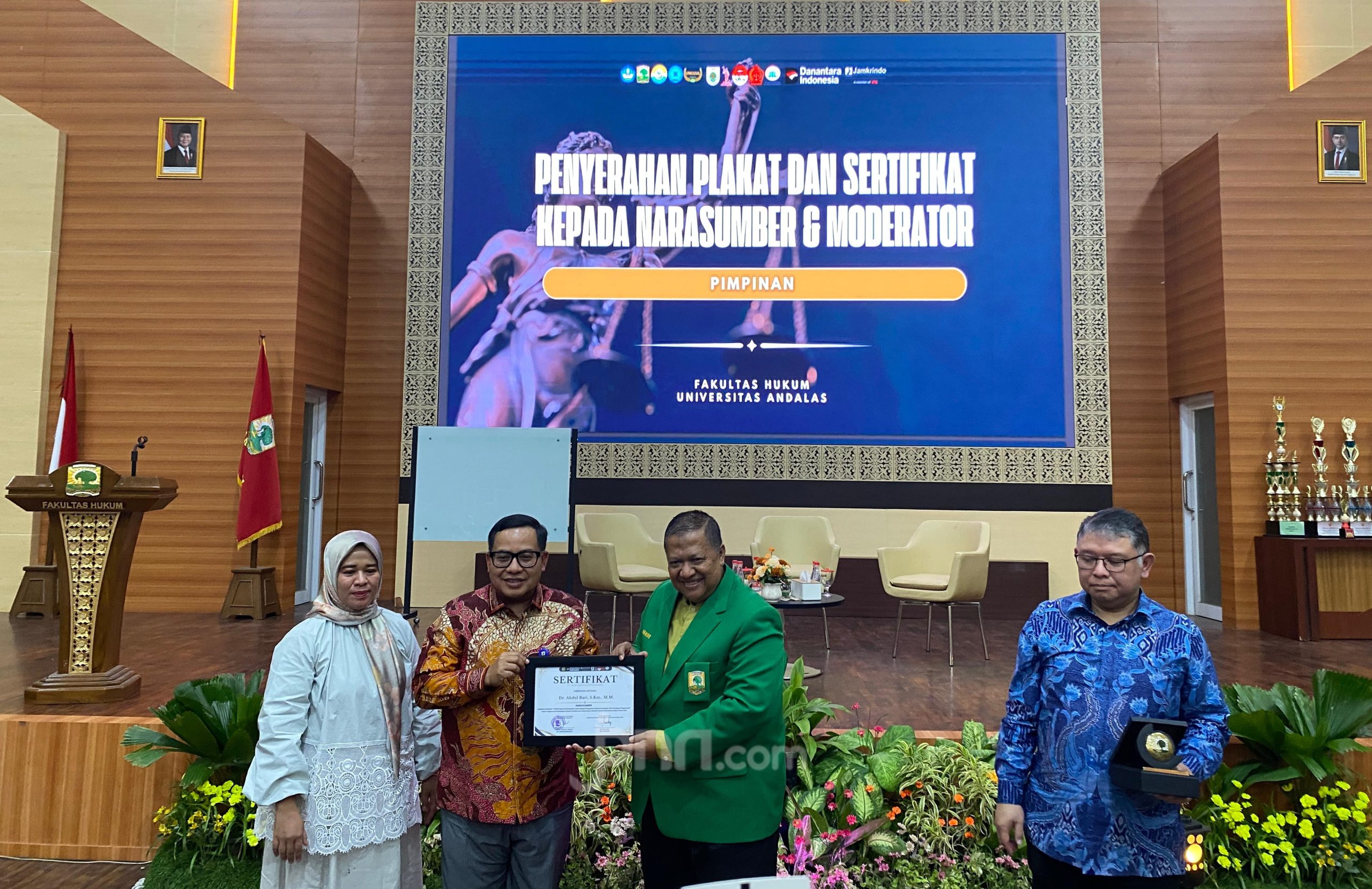 Jamkrindo Dukung 4,2 Juta UMKM: Strategi & Kontribusinya bagi Perekonomian Nasional