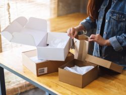 Dampak Lingkungan Belanja Online: Solusi Kurangi Sampah Kemasan & Jejak Karbon