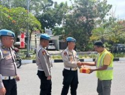 Bakti Sosial Polda Riau: Propam Bagikan Bansos Sembako ke Ponpes & Panti Asuhan