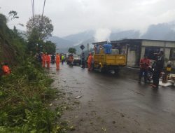 Banjir dan Longsor Putuskan Jalan Batu-Mojokerto, Rumah & Lahan Pertanian Rusak