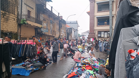 Larangan Thrifting 2025: Nasib Pedagang Pasar Badung Terancam, Ini Kata Wamendag