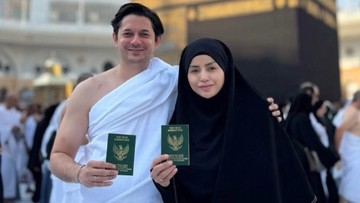 Andrew Andika Umrah Bareng Istri Baru, Tegas Tolak Bahas Mantan Istri dan Hak Asuh Anak