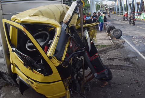Kecelakaan Truk Beruntun di Banyumanik Semarang Macetkan Jalan Perintis Kemerdekaan