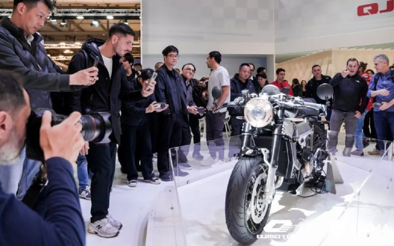QJMotor QVVS 600 Cafe Racer Debut di EICMA 2025: Mesin V4 561cc, 69 HP!