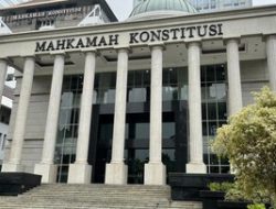 Bahaya Pergeseran Fungsi MK: Dari Pengawal Konstitusi ke Pembentuk Hukum