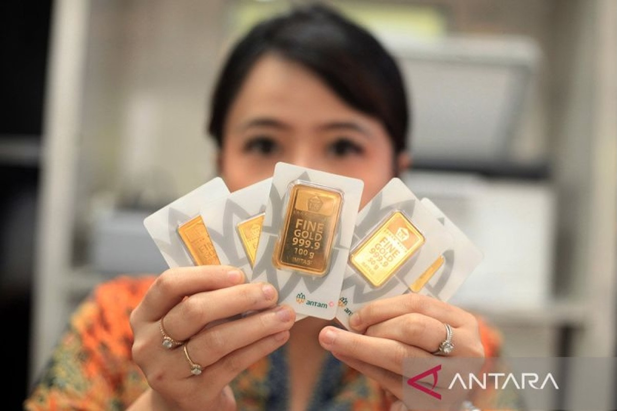 Harga Emas Antam Hari Ini 8 November 2025 Naik ke Rp 2.299.000/Gram
