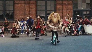 Lirik Lagu Thrift Shop Macklemore: Makna & Kritik Sosial Anti-Konsumerisme