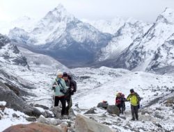 Ivan Krasiukov, 7 Tahun, Pecahkan Rekor Dunia sebagai Pendaki Termuda di Everest Base Camp dan Annapurna Circuit