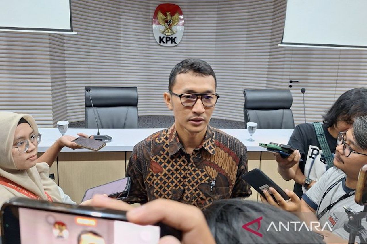 KPK OTT Ponorogo: Bupati Sugeng Setyo Purnomo dan 12 Lainnya Diamankan dalam Dugaan Suap