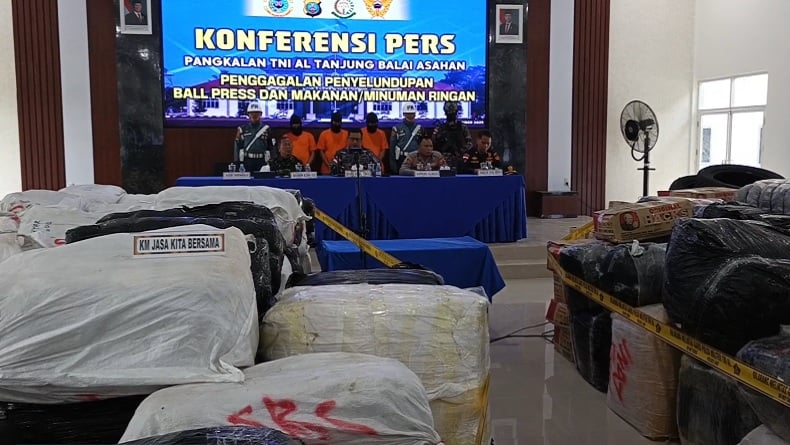TNI AL Sergap 2 Kapal Malaysia Bawa Barang Ilegal di Asahan, 3 Awak Ditangkap