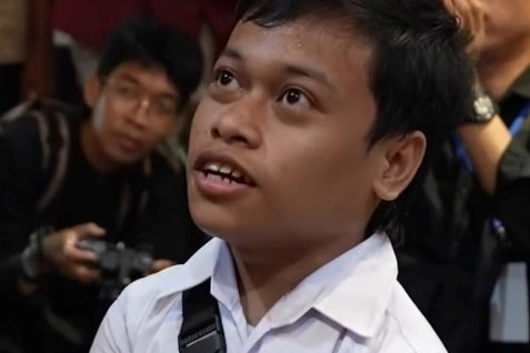 Zidan, Desainer Grafis Transjakarta dengan Dwarfisme, Buktikan Disabilitas Bukan Penghalang