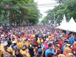 31.000 Peserta Ramaikan Jalan Sehat HUT Makassar ke-418 di Anjungan Losari
