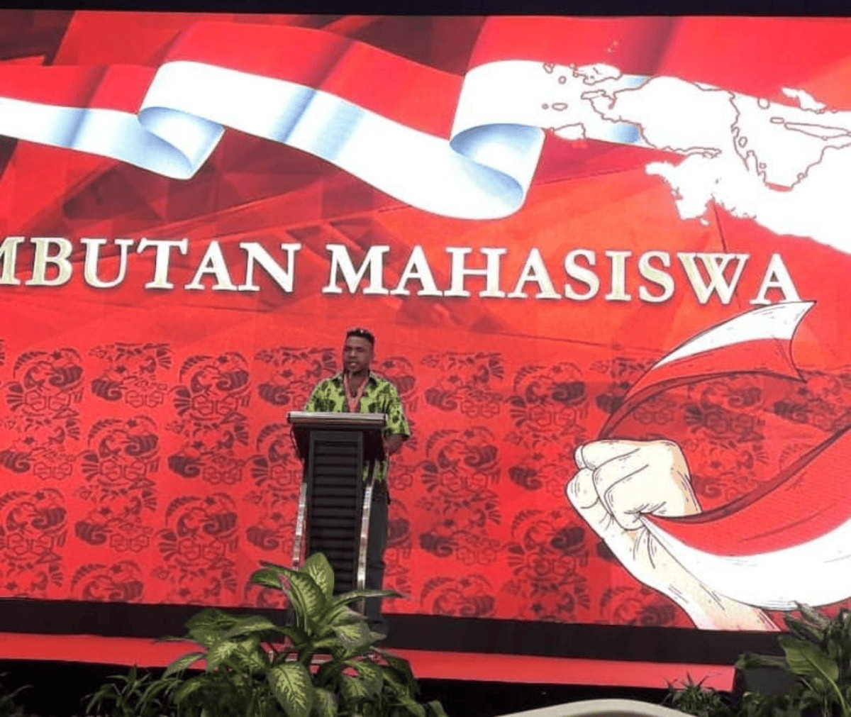Charles Kossay: Gelar Pahlawan Soeharto Wajar, Megawati Dinilai Emosional
