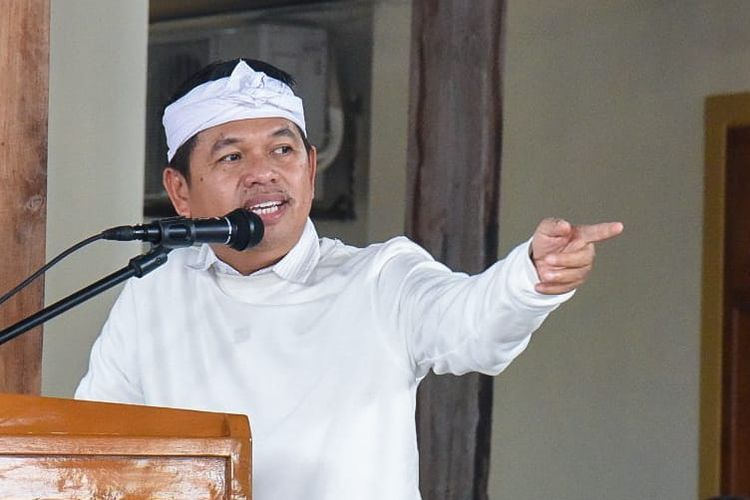 Hukuman Siswa Nakal Ala Dedi Mulyadi: Babat Rumput hingga Ngecat Kelas