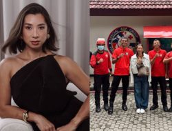 Jennifer Bachdim Dievakuasi Damkar, Kronologi Jari Terjepit Pintu Kamar Mandi