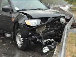 Kecelakaan Beruntun 3 Mobil di Tol Jakarta-Tangerang KM 11.300, Lalu Lintas Padat!