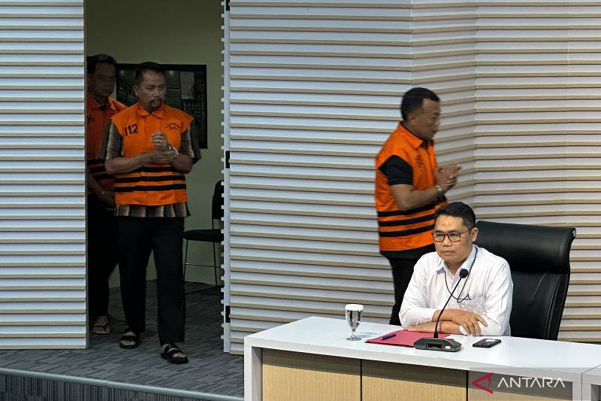 KPK Dalami Masa Jabatan Sekda Ponorogo 12 Tahun: Kasus Suap & Gratifikasi Bupati Sugiri