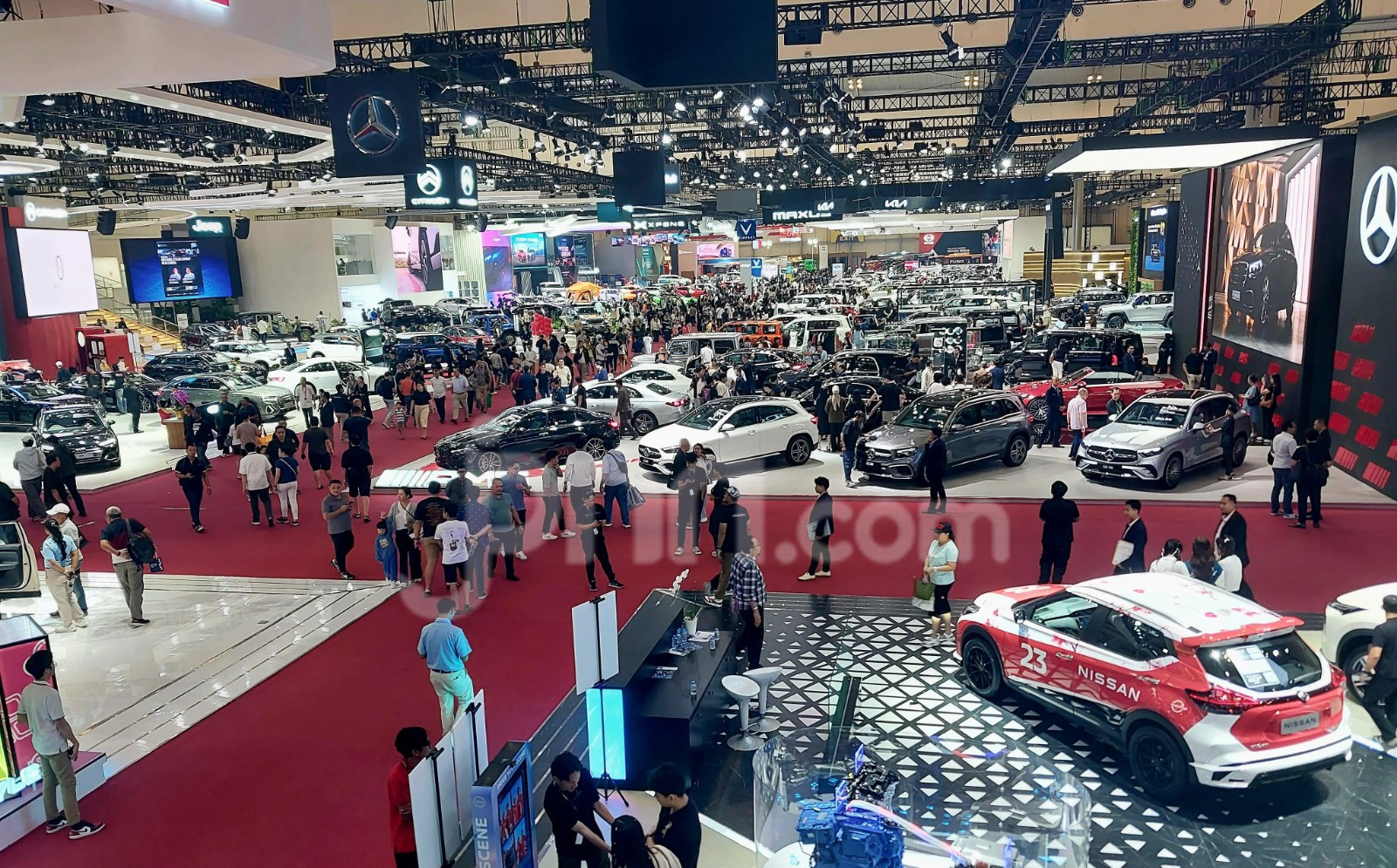 Analisis Pasar Otomotif Indonesia 2025: Penjualan Turun 10.6%, Merek China Menguat