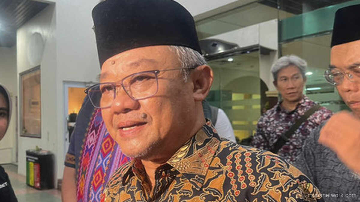 Mendikdasmen Abdul Mu’ti Kunjungi Korban Ledakan SMA Negeri 72, Siapkan Layanan Psikososial