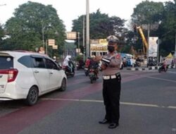 Kemacetan Parah di Lampu Merah Garuda JakTim: Penyebab & Rute Alternatif