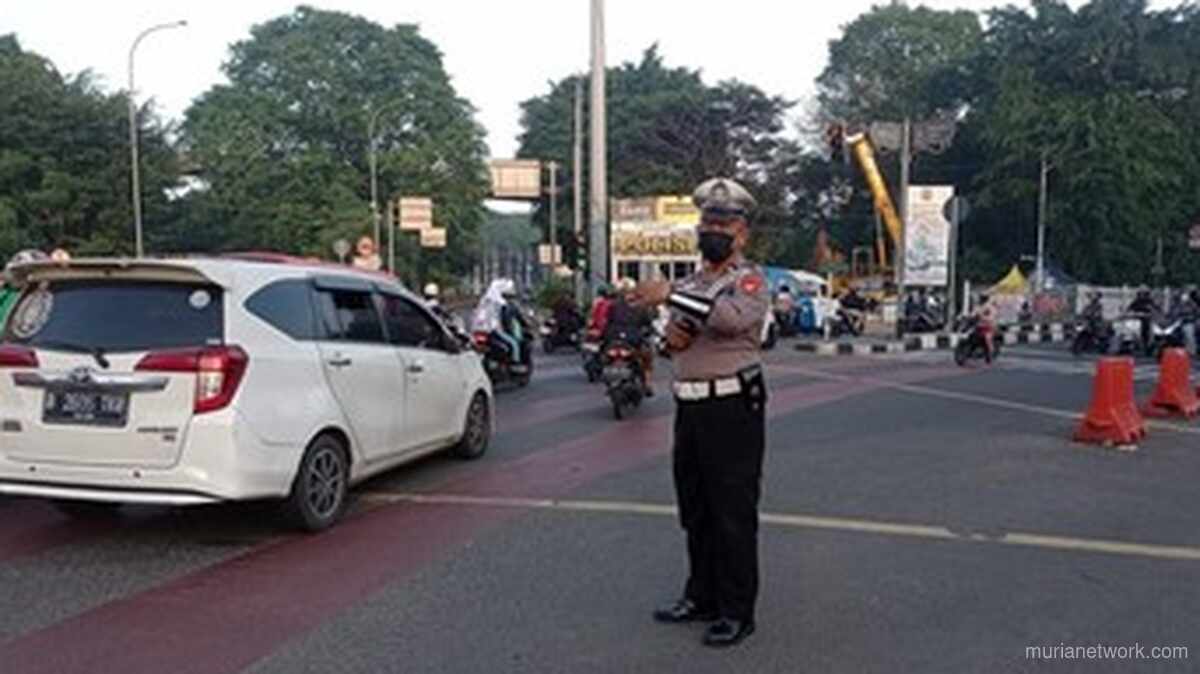 Kemacetan Parah di Lampu Merah Garuda JakTim: Penyebab & Rute Alternatif