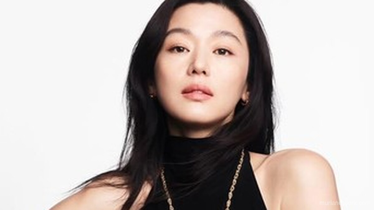 Jun Ji Hyun Ungkap Rahasia Pernikahan: Jatuh Cinta pada Pandangan Pertama Lewat Kencan Buta