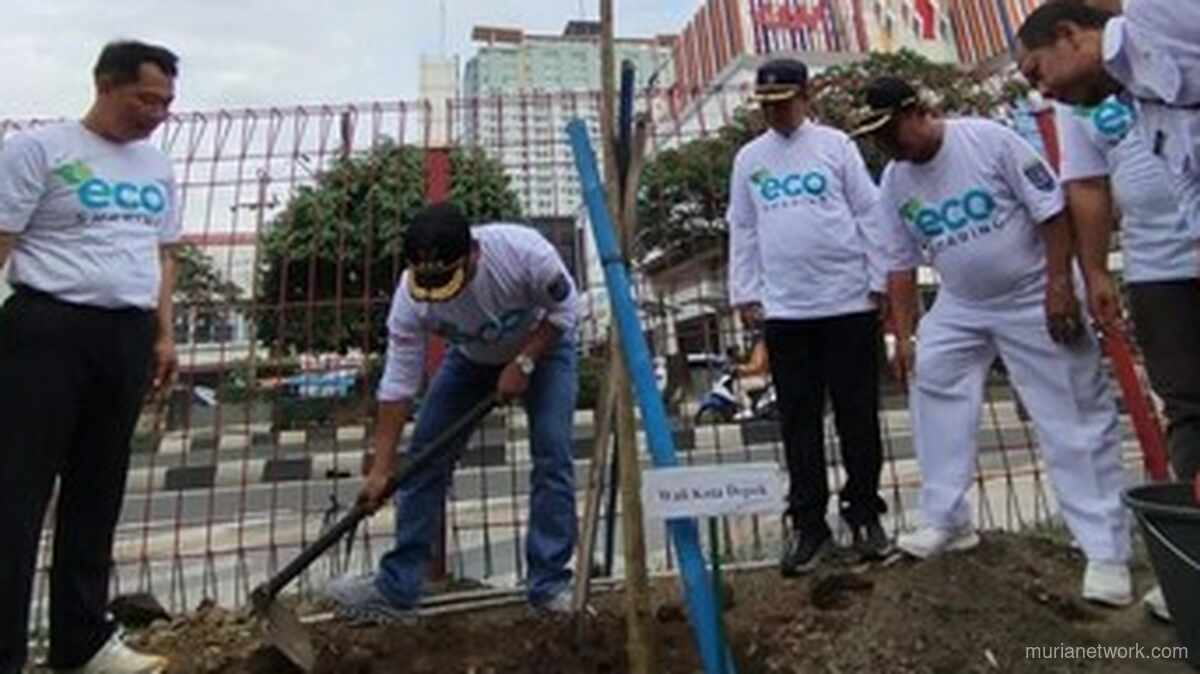 Warga & Pelaku Usaha Depok Hijaukan Margonda Raya dengan Tabebuya, Targetkan Nuansa Sakura ala Jepang