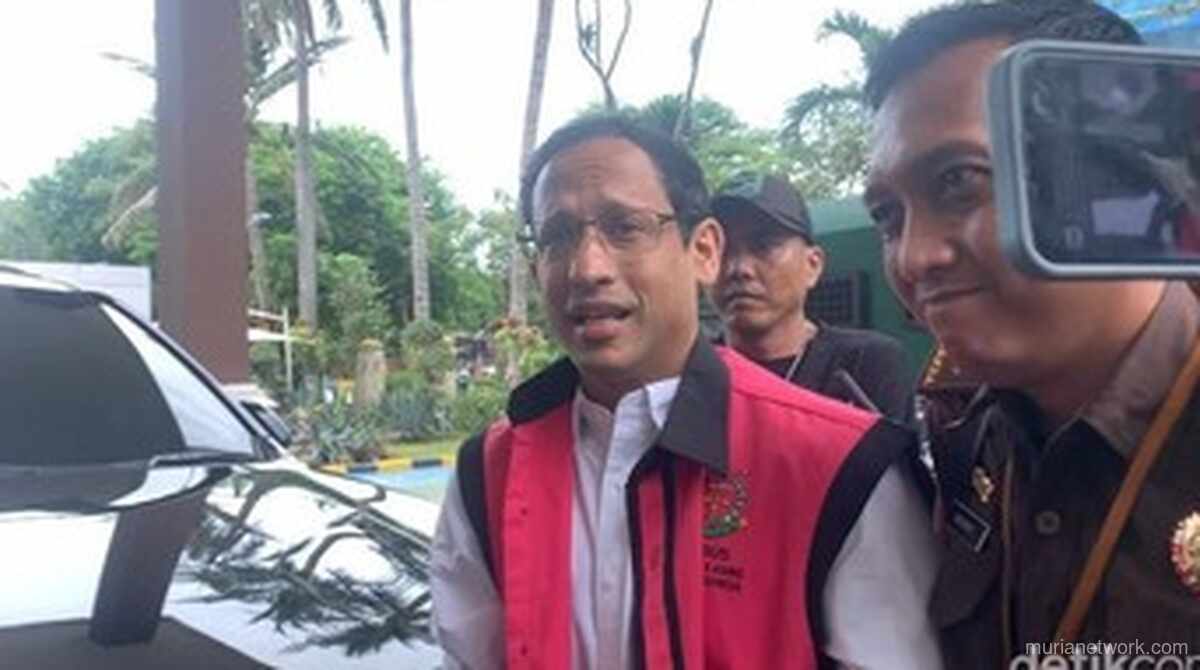 Nadiem Makarim Ditahan sebagai Tersangka Korupsi Chromebook, Tiba di Kejaksaan Pakai Baju Tahanan