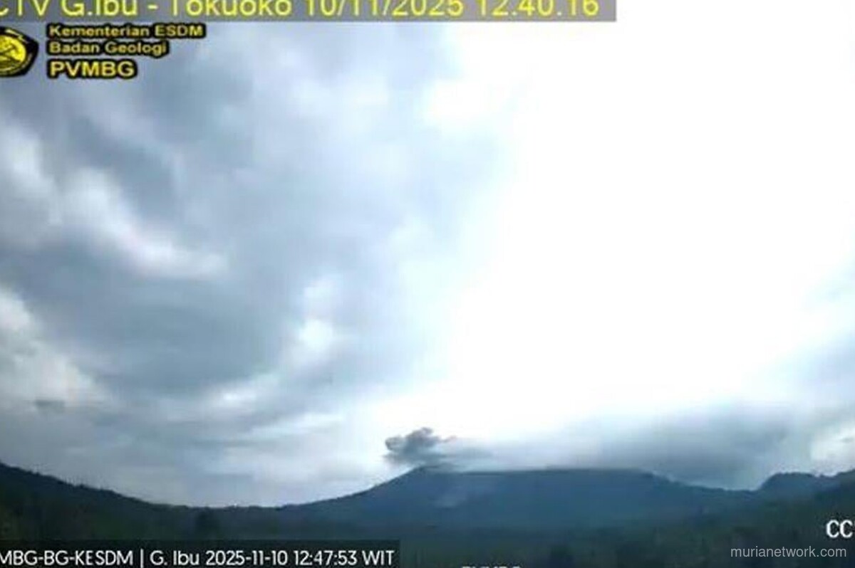 Gunung Ibu Erupsi: Kolom Abu 1.525 Meter, Ini Zona Bahaya dan Imbauan PVMBG