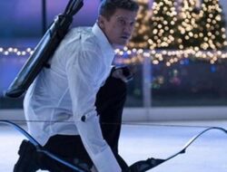 Jeremy Renner Bantah Tuduhan Kirim Foto Intim dan Ancaman ICE pada Yi Zhou