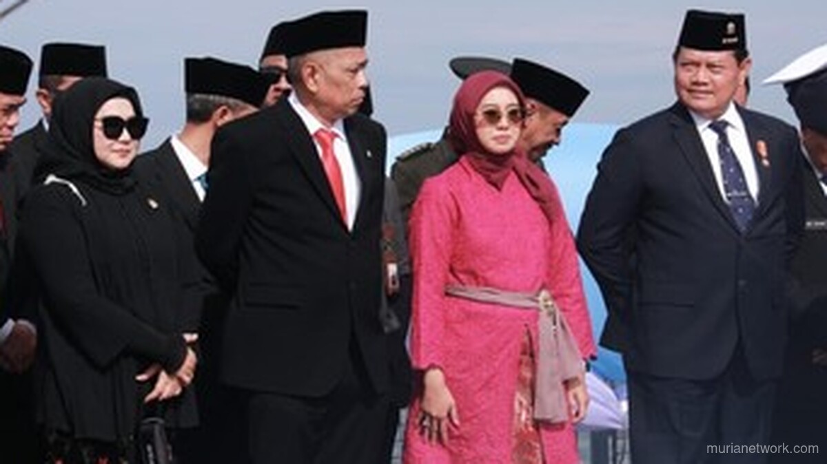 Upacara Tabur Bunga Hari Pahlawan 2025 di Teluk Jakarta: KSAL Pimpin Ritual di KRI Brawijaya