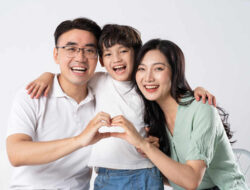 Hari Ayah Nasional 12 November: Sejarah, Makna & 4 Ide Merayakannya