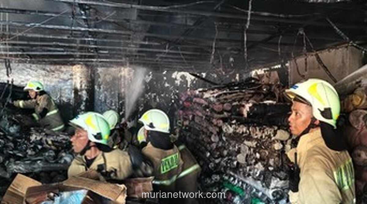 Kebakaran Ruko Tekstil di Fatmawati Jakarta: Api Berkobar 3 Jam, 16 Unit Damkar Dikerahkan