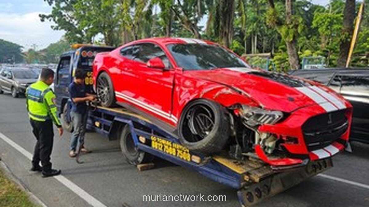 Ford Mustang Tabrak Pohon di Pekanbaru: Fakta di Balik Dugaan Mobil Bodong