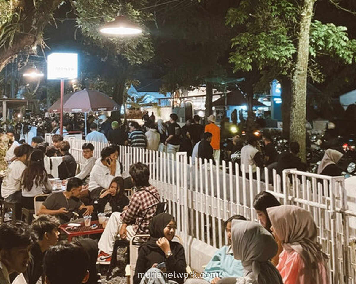 Belakang Balok Bukittinggi: Surga Nongkrong Kopi Murah untuk Kaum Muda