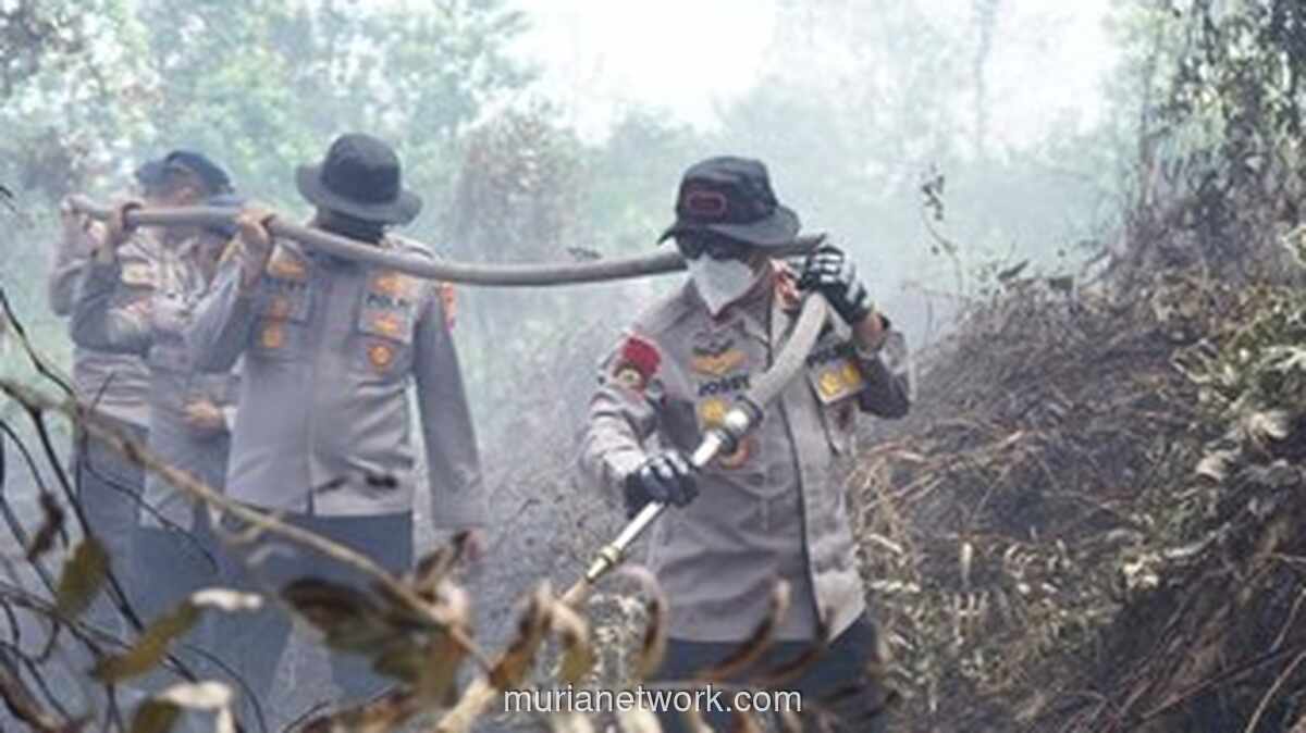 Wakapolda Riau Pimpin Langsung Pemadaman Karhutla di Rimbo Panjang, 3 Hektar Lahan Hangus