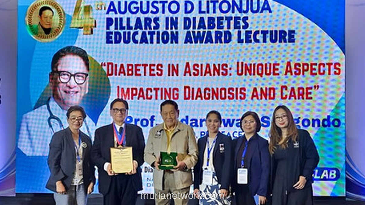 Prof. Sidartawan Soegondo Raih Penghargaan Diabetes Internasional di Filipina