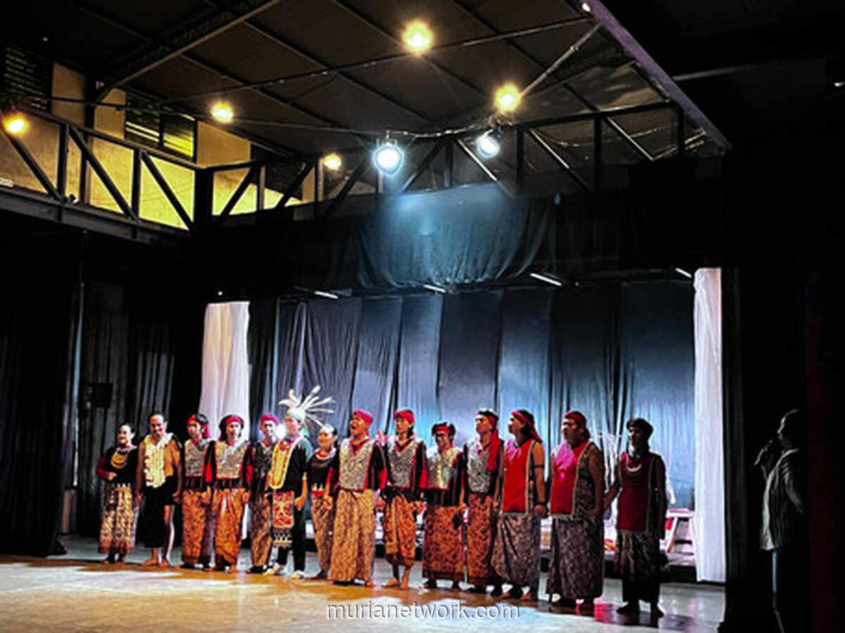 Karungut Dayak Uud Danum Bahing Pomollum: Pesona & Makna Seni Lisan di Pontianak