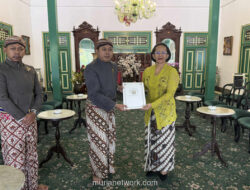 Upacara Jumenengan PB XIV: Prosesi Penobatan Raja Baru Keraton Surakarta