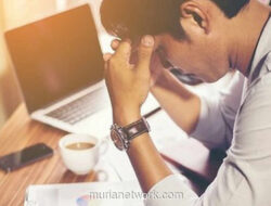 Job Hugging: Penyebab, Dampak Negatif, dan Solusi Mengatasinya