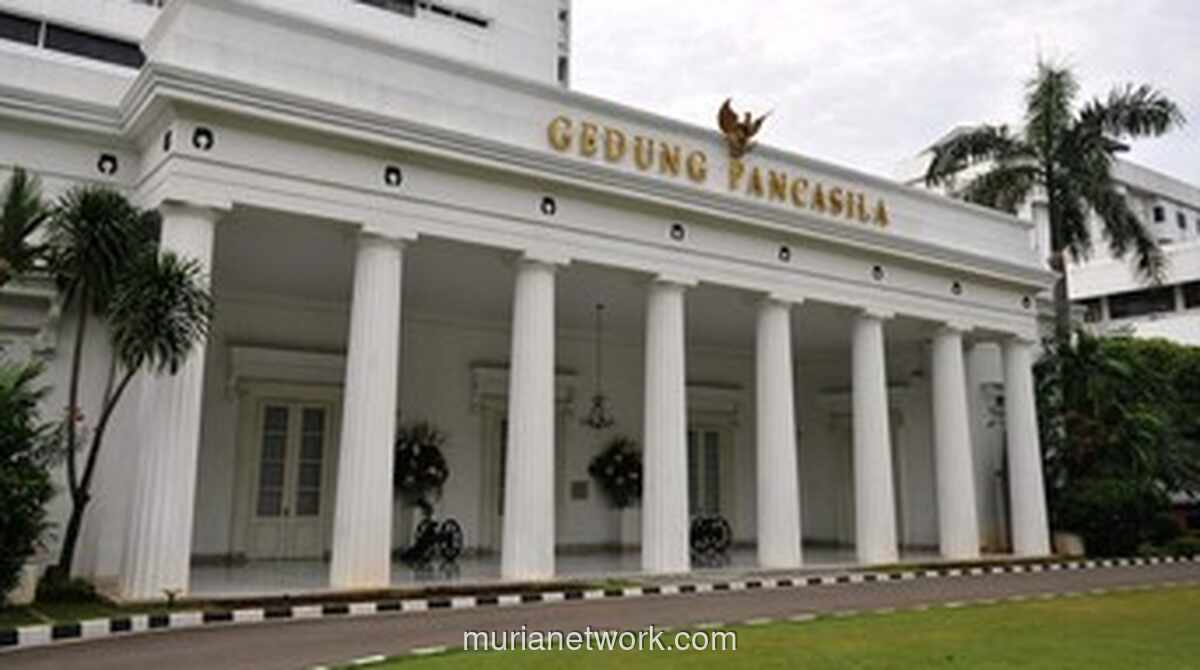 Pemulangan 300 WNI Rentan dari Malaysia: Upaya Kemlu RI