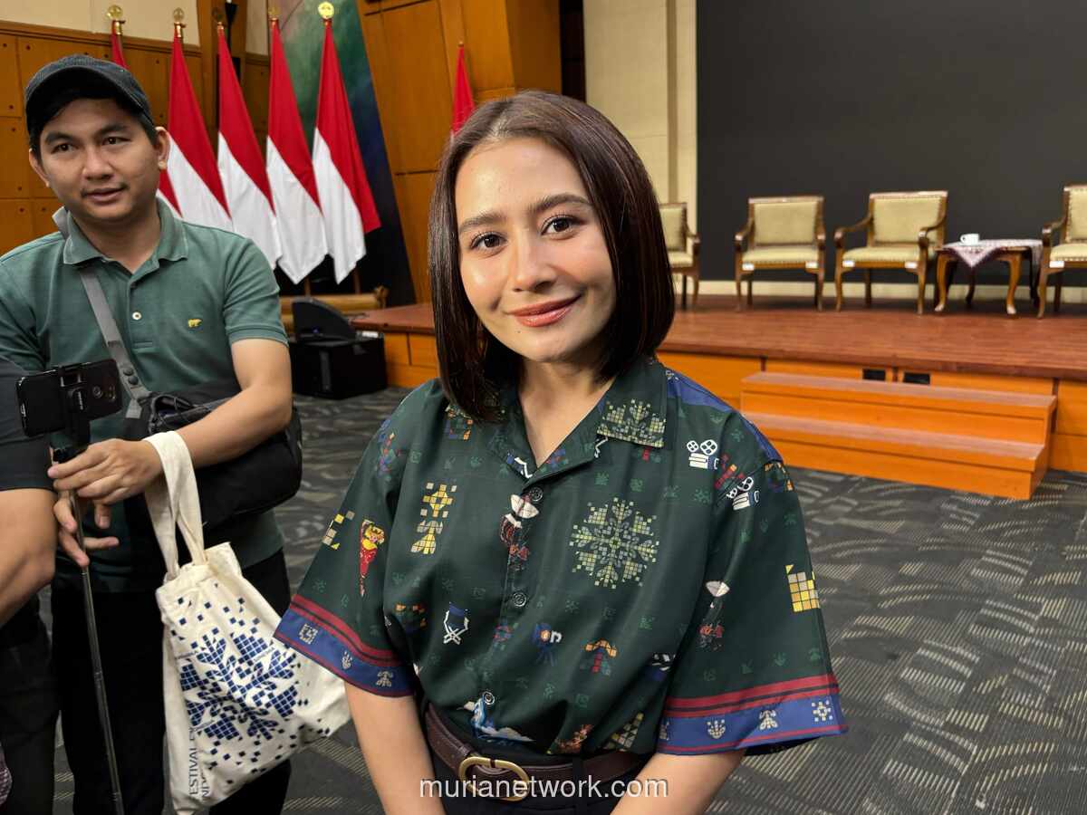 7 Rahasia Prilly Latuconsina Membagi Waktu Kuliah S2 & Syuting Film