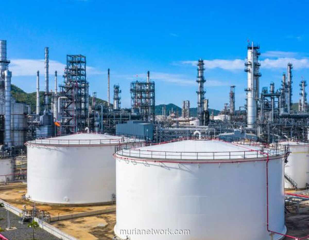Harga Minyak Dunia Menguat: Dampak Sanksi AS ke Rusia & Analisis OPEC+