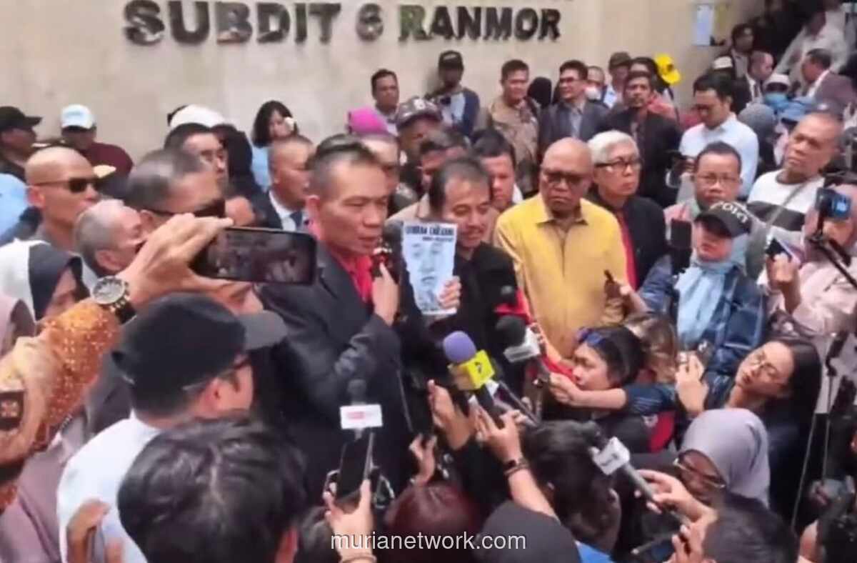 Roy Suryo Diperiksa sebagai Tersangka, Pengacara Sebut Peluang Tak Ditahan 70 Persen