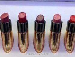 7 Tips Memilih Lipstik untuk Bibir Kering & Pecah-Pecah (Aman!)