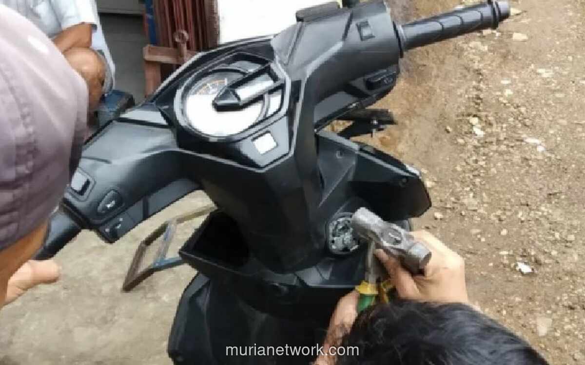 Viral! Pencuri Motor di Cianjur Kabur ke Atap Rumah, Modus Pura-pura Minta Tumpangan