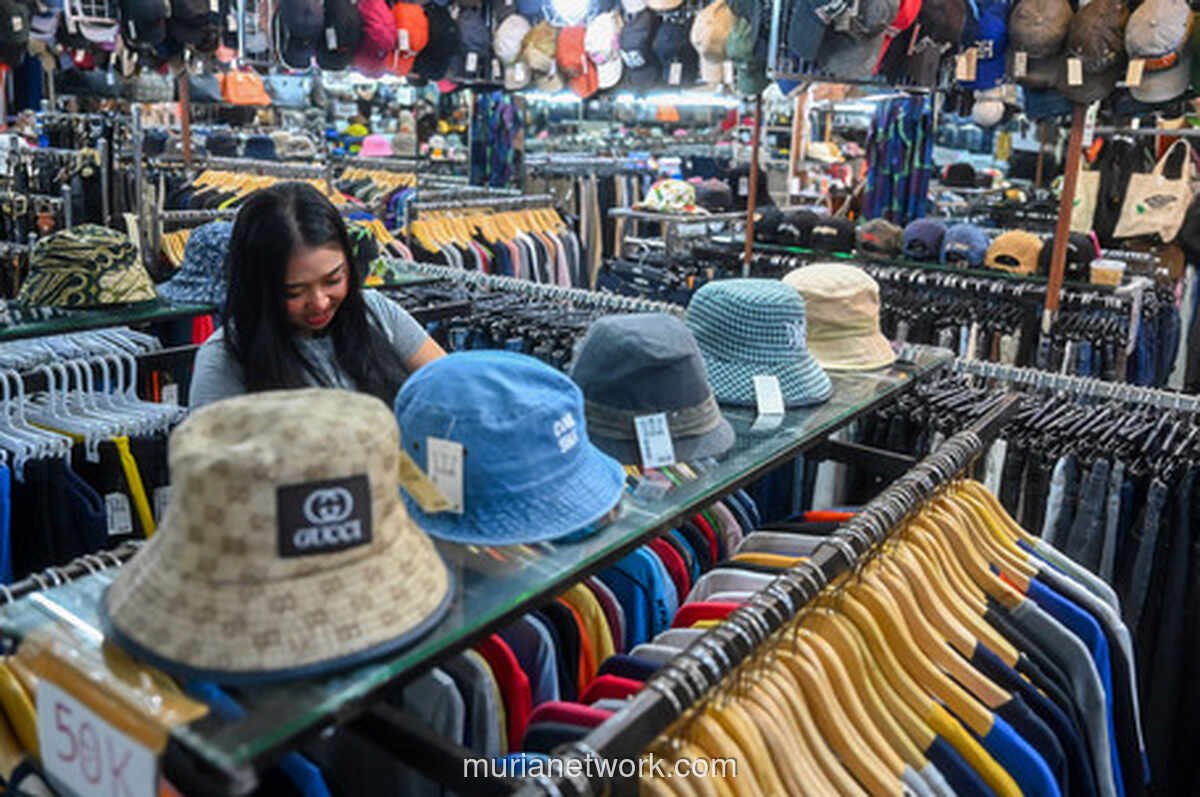 Survei: Hampir 50% Orang Indonesia Pernah Beli Pakaian Bekas, Tembus 722 Responden