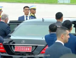 Presiden Prabowo Sambut Raja Yordania, Semobil ke Istana Merdeka